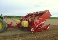 Картофелесажалка Grimme GL 660 (МЕЖД. 90 СМ,С ОБОРУДОВАНИЕМ ДЛЯ ВНЕСЕНИЯ УДОБРЕНИЙ)